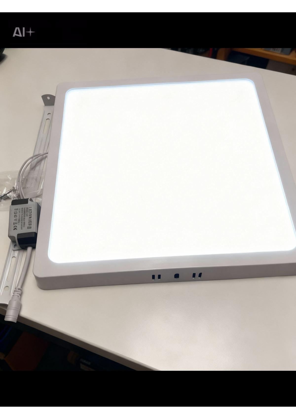 Panneau LED carré en saillie 48W — Watts, matériel électrique Dakar Sénégal