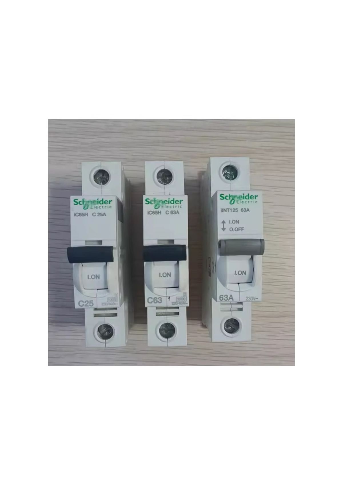 Disjoncteur modulaire iC65 — Watts, matériel électrique Dakar Sénégal